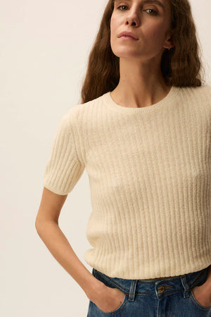 Pull en maille côtelée à manches courtes