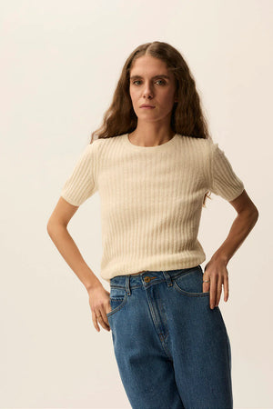 Pull en maille côtelée à manches courtes