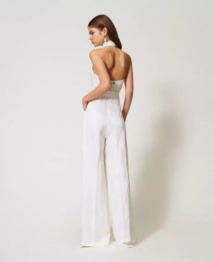 Combinaison pantalon à dos ouvert en jacquard satiné