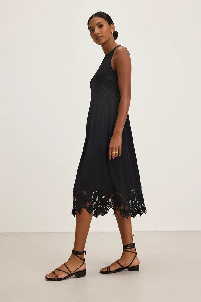 Robe mi-longue à dentelle florale en viscose soyeuse